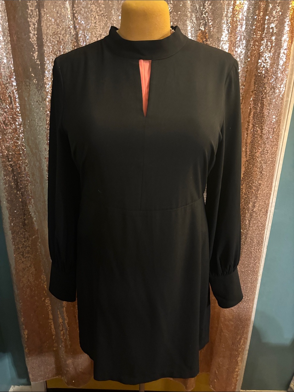 NWT Banana Republic Black Long-Sleeve Shift Dress with Keyhole Accent
